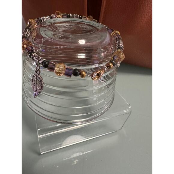 Handcrafted Autumn Harvest Charm Bracelet: Pumpkin & Leaf Dangle - Picture 6 of 7